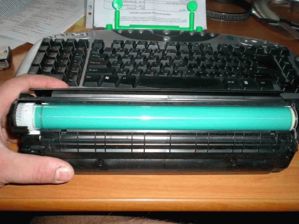 Принтер печатает черные листы